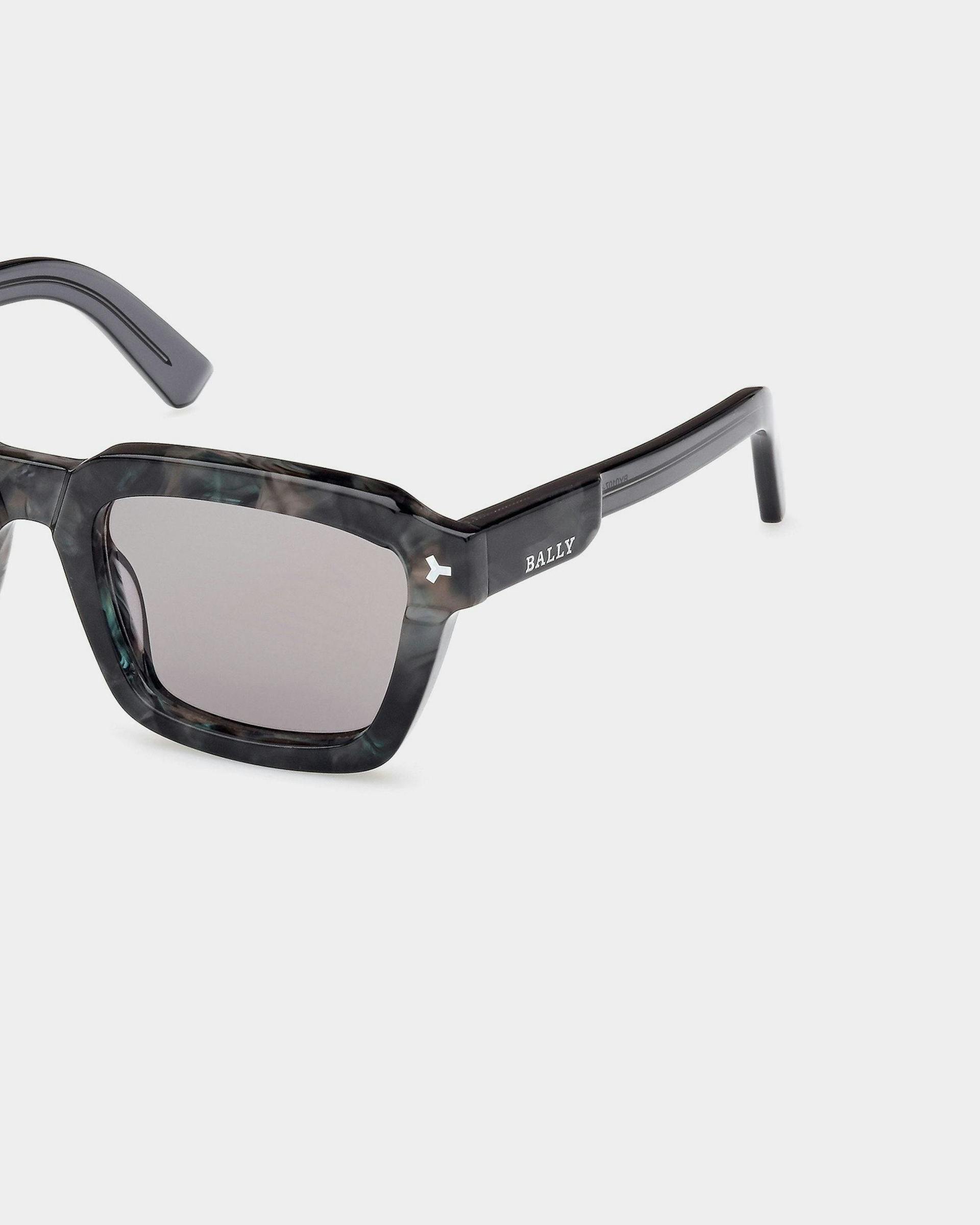 Nicholas Rectangular Full Rim Sunglasses In Black And Gray - Men's - Bally - 04