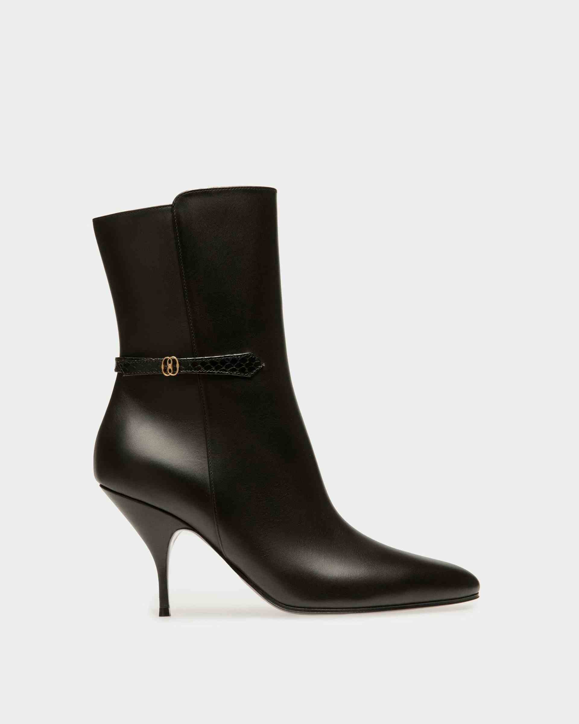 Odeya Boots In Black Leather - Women's - Bally