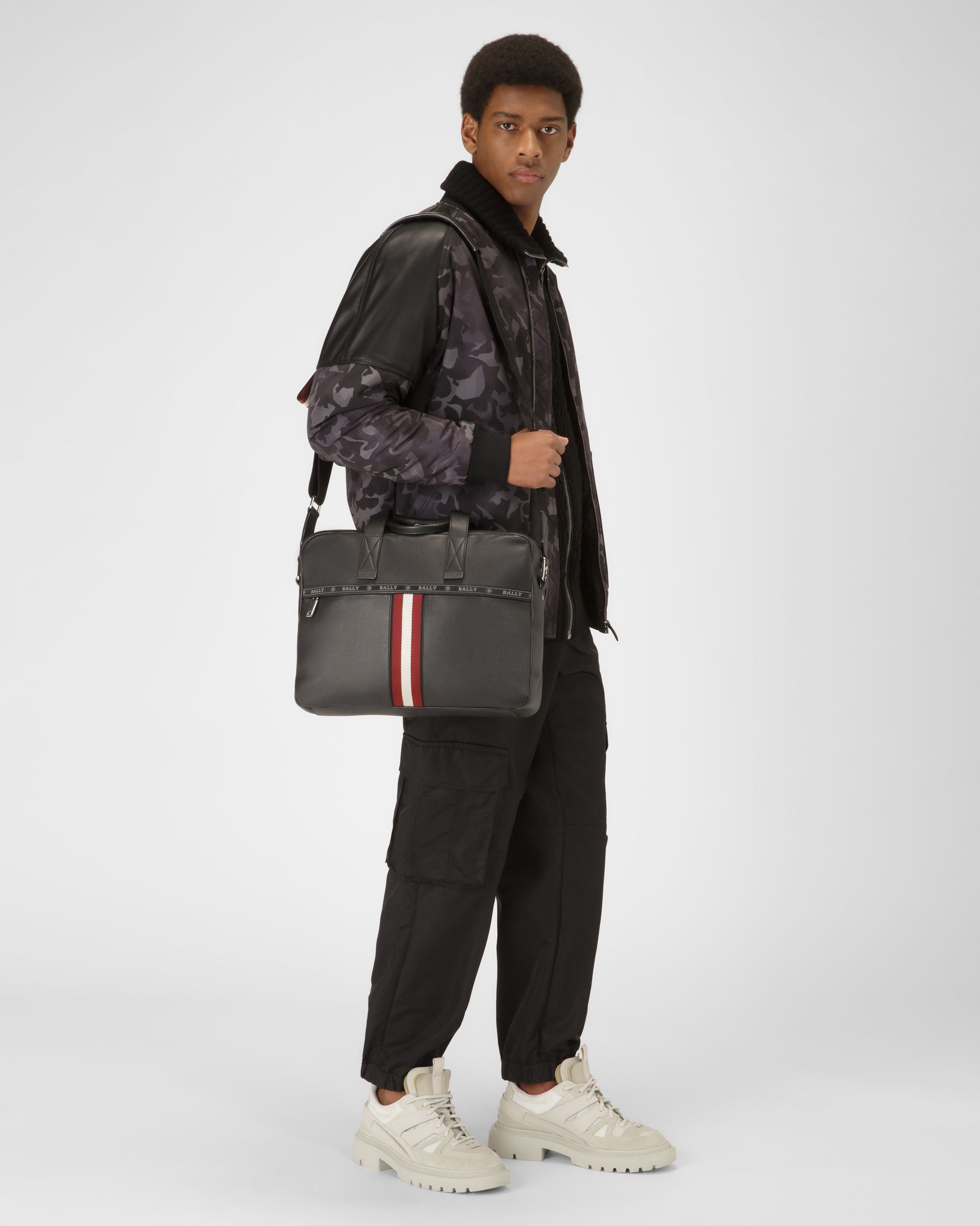 Hektor Leather Beniness Bag In Black - Men's - Bally - 02