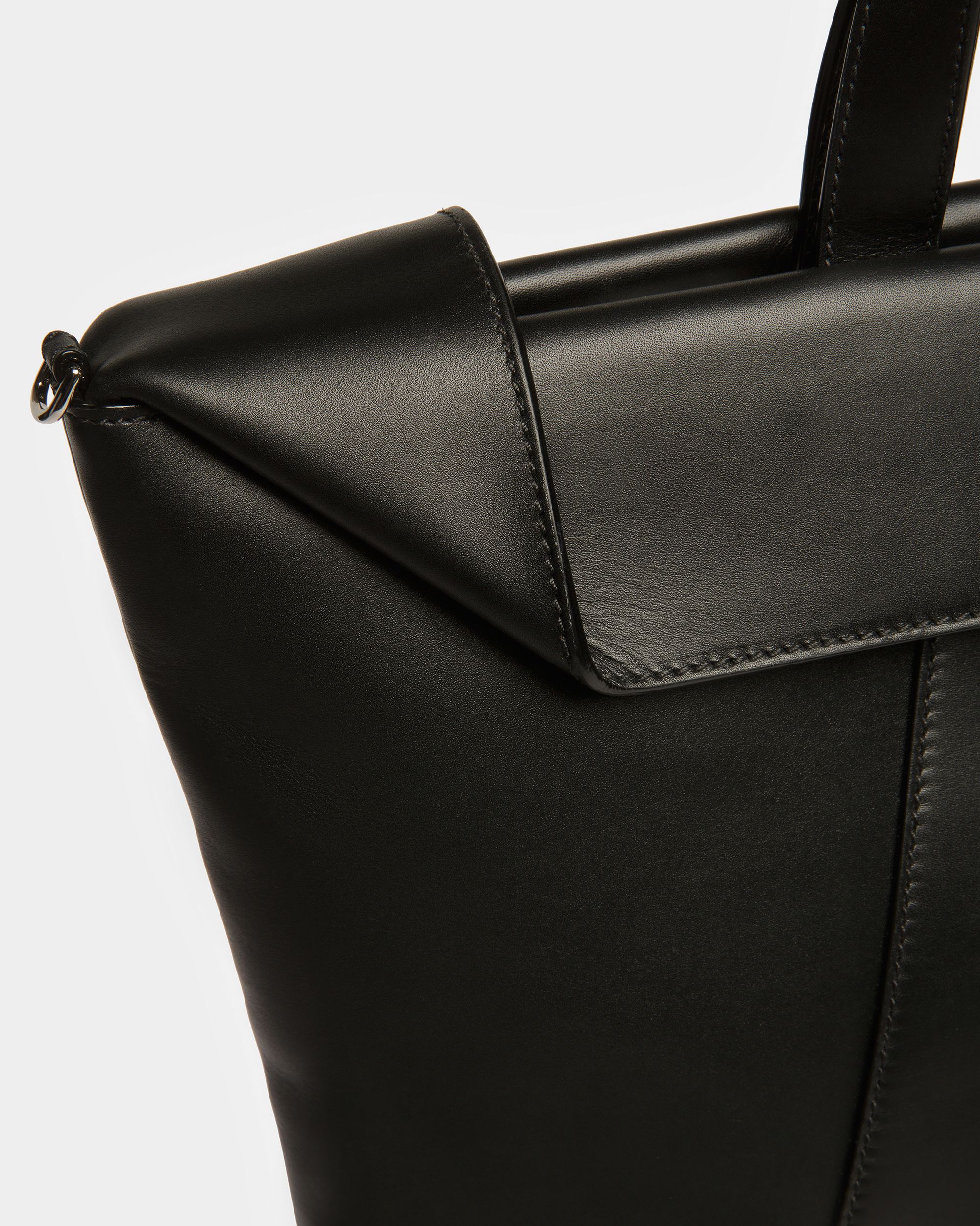 Ashy Leather Tote In Black - Men's - Bally - 05
