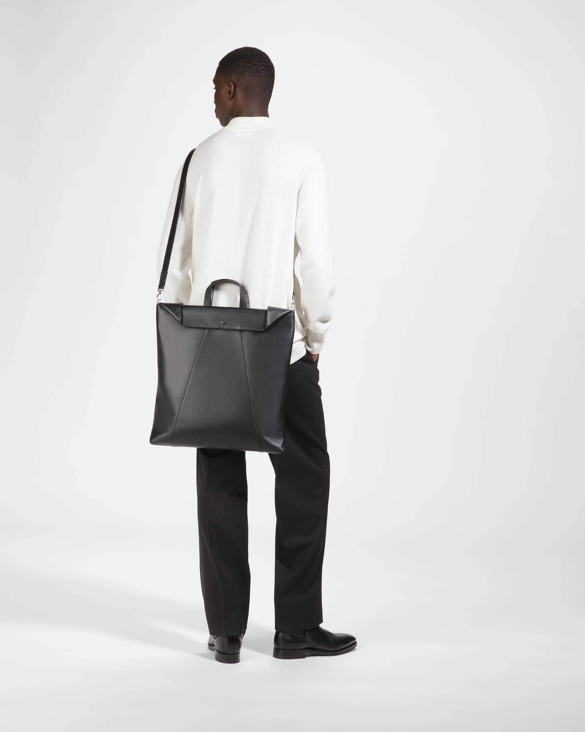 Ashy Leather Tote In Black - Men's - Bally - 06