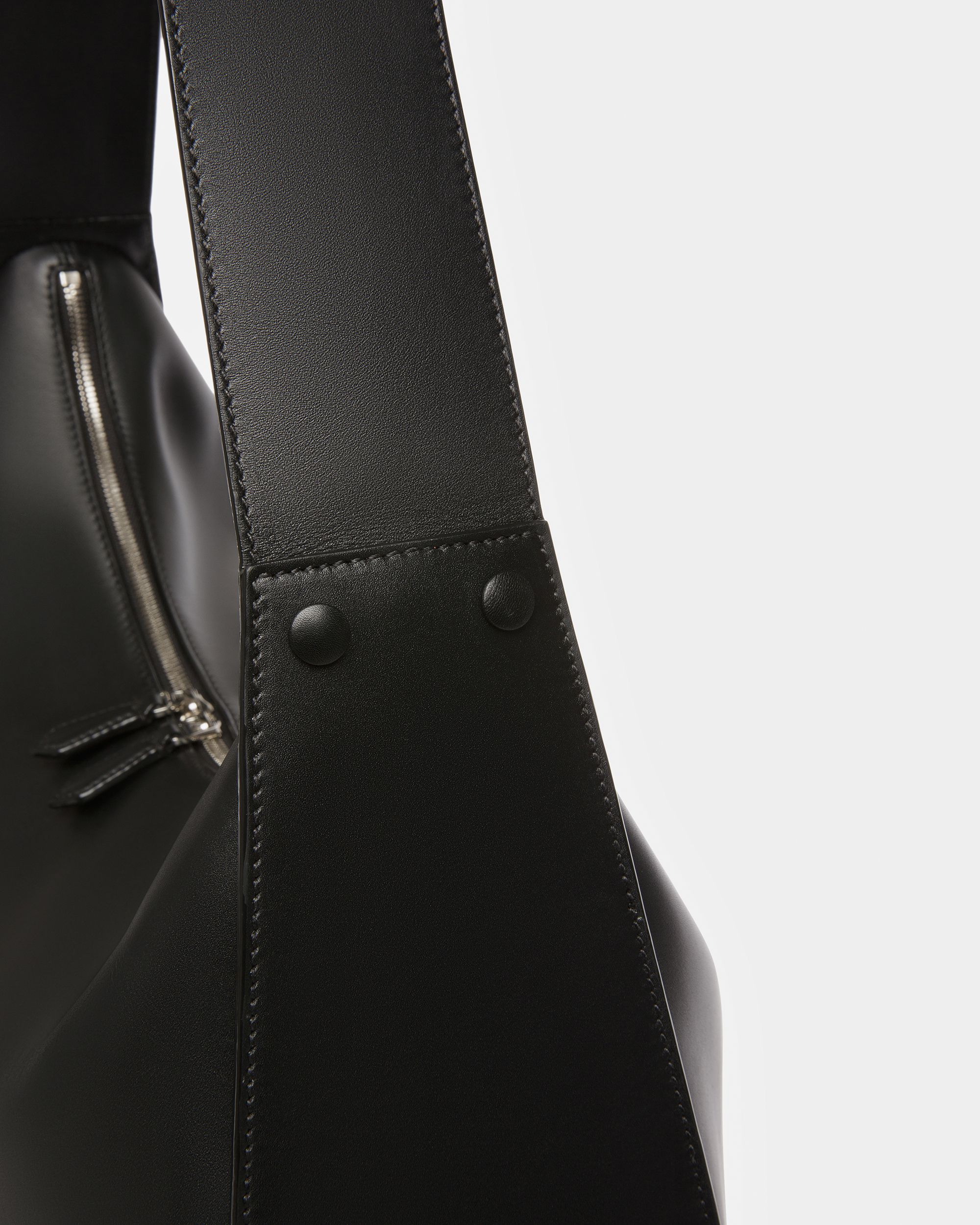 Appel Leather Hobo Bag In Black - Men's - Bally - 05