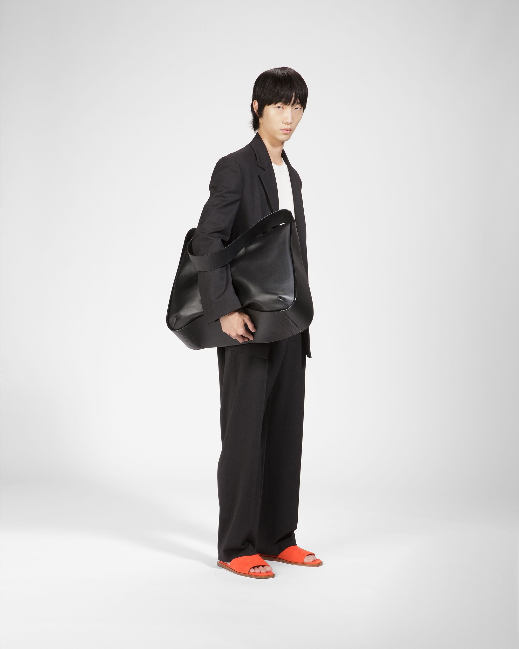 Appel Leather Hobo Bag In Black - Men's - Bally - 06