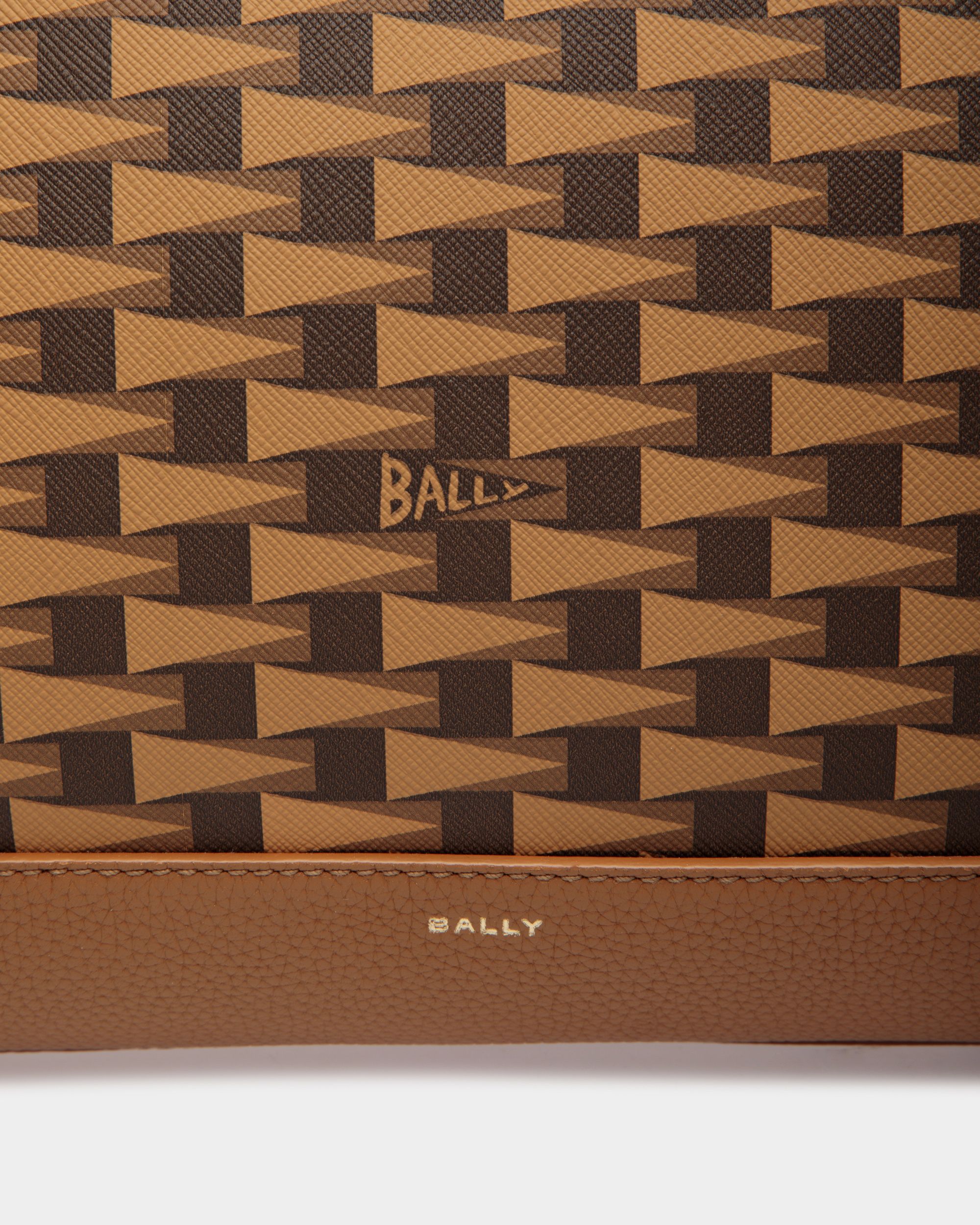 Pennant Weekender In Desert TPU and leather - Men's - Bally - 05