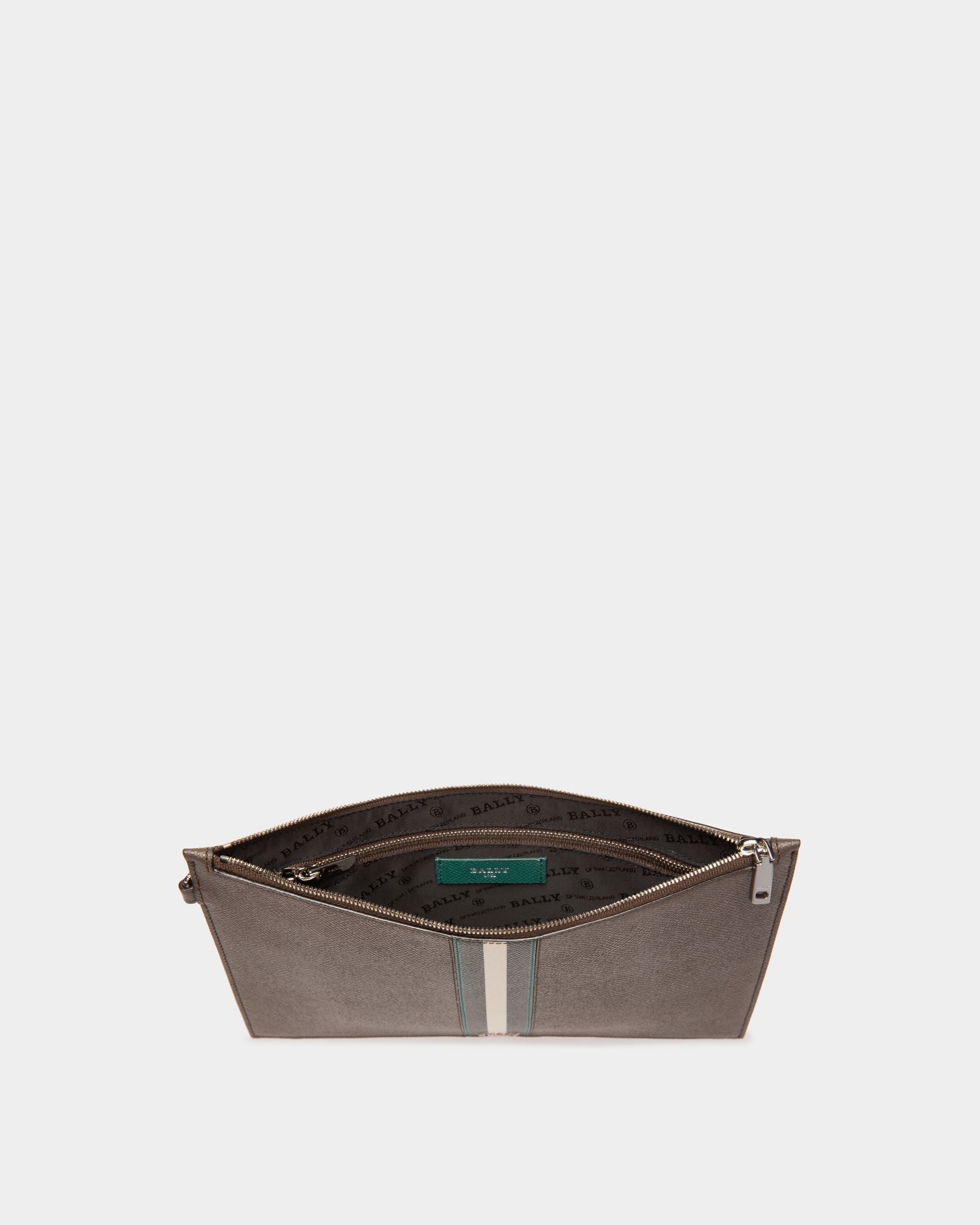 Benery Leather Necessaire In Army Green - Men's - Bally - 03