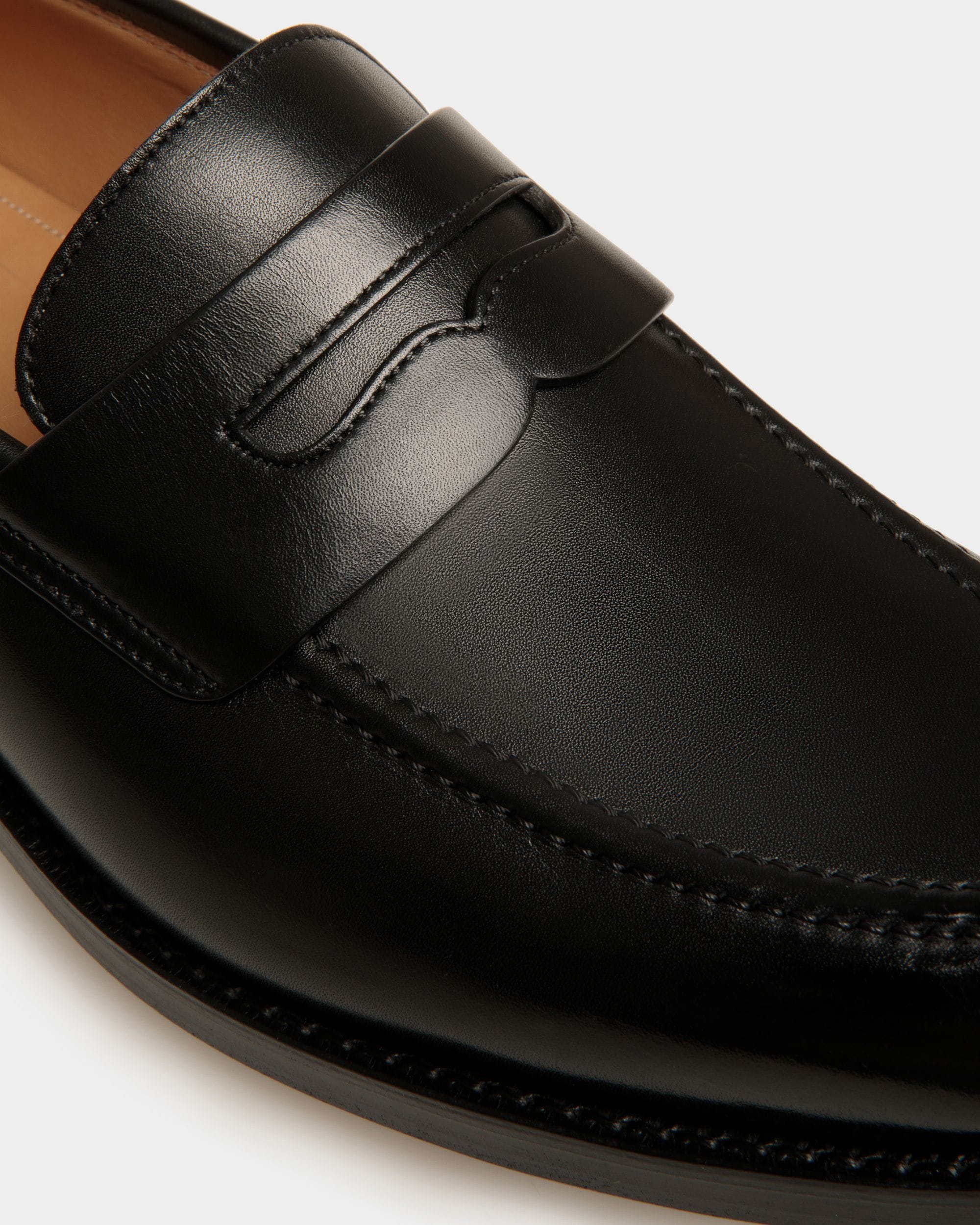 Men s Schoenen Loafer In Black Leather Bally