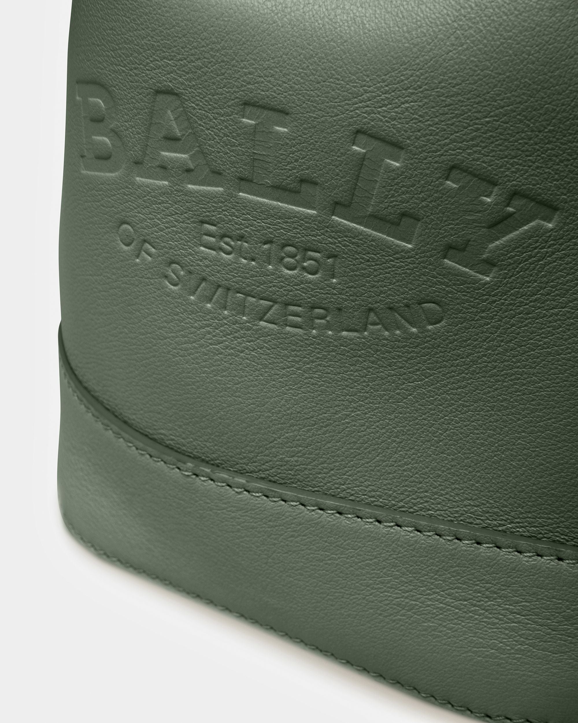 Cleoh Leather Bucket Bag In Sage - Women's - Bally - 04