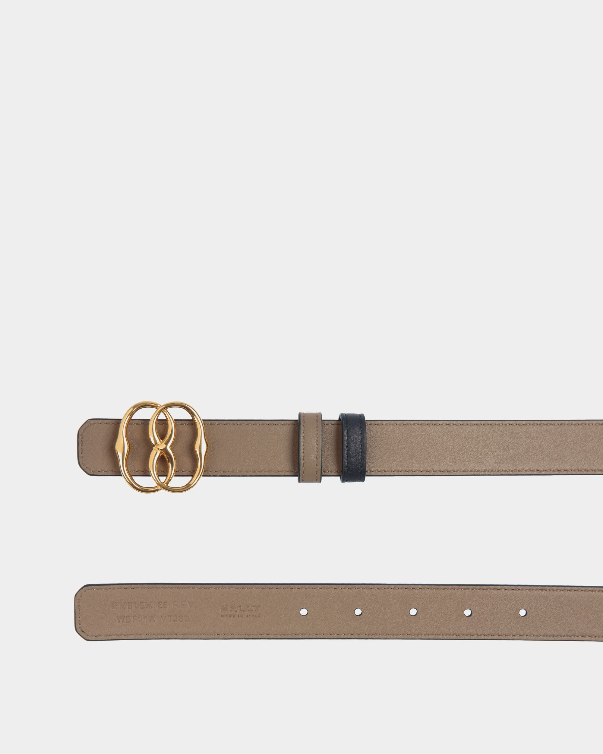 Emblem 25mm Reversible Belt in Navy Blue And Taupe Leather - Women's - Bally - 03
