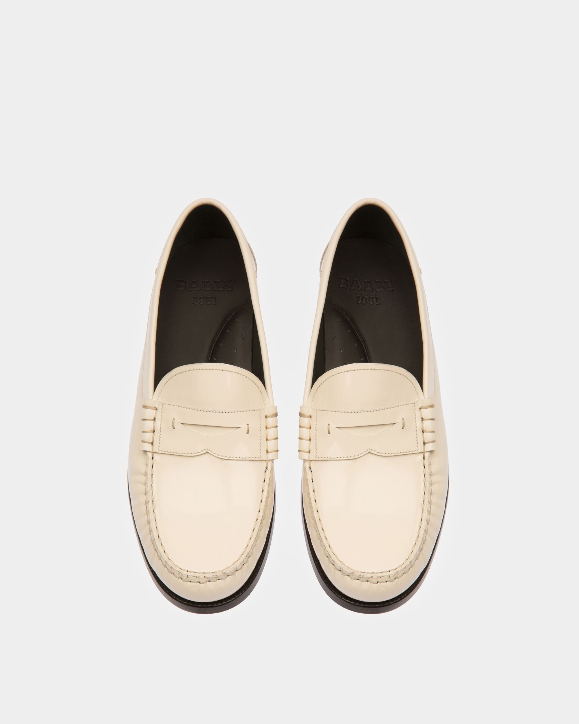 Coelo Leather Moccasins In Bone - Women's - Bally - 02