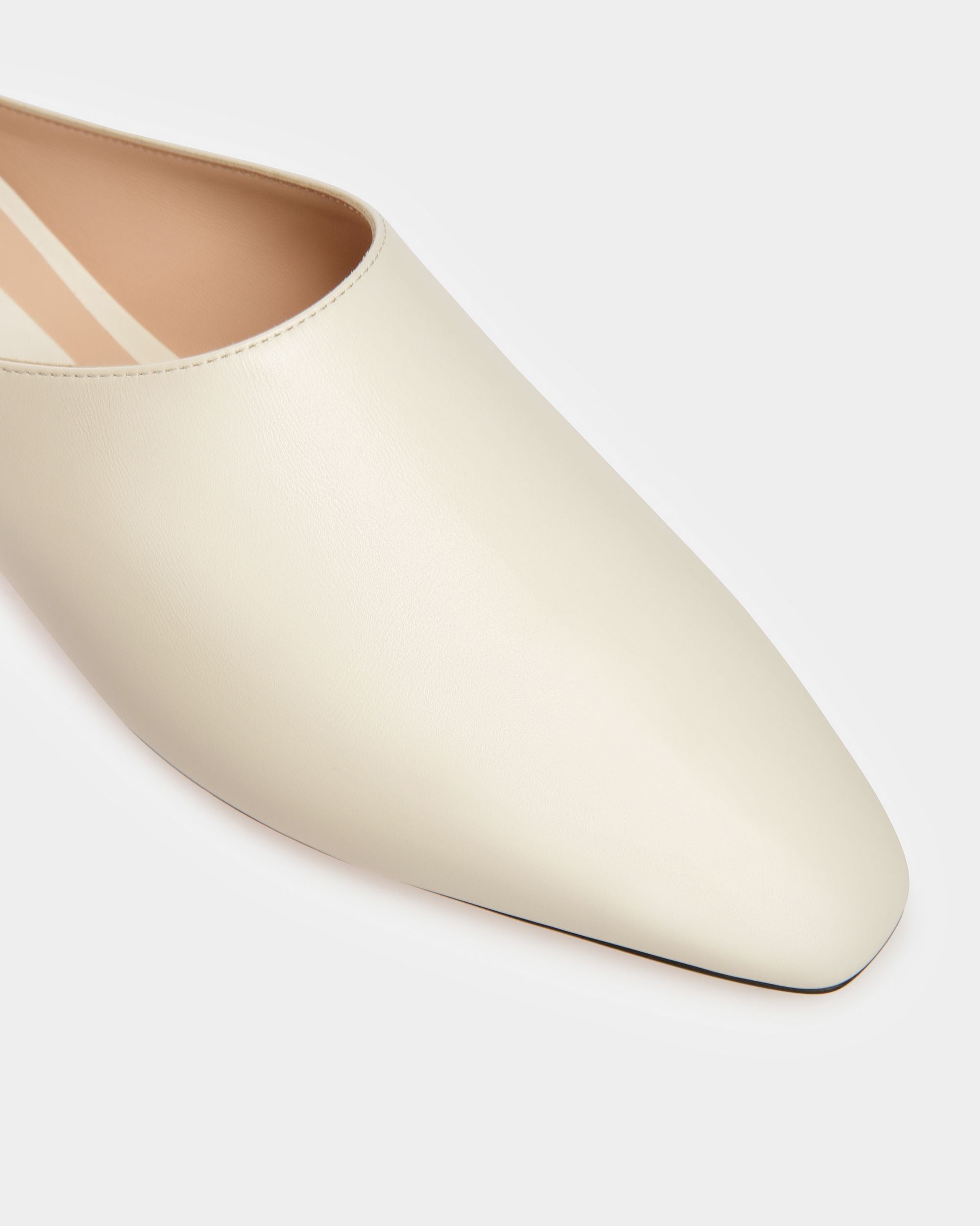 Nara Leather Flat Pumps In Bone - Women's - Bally - 05