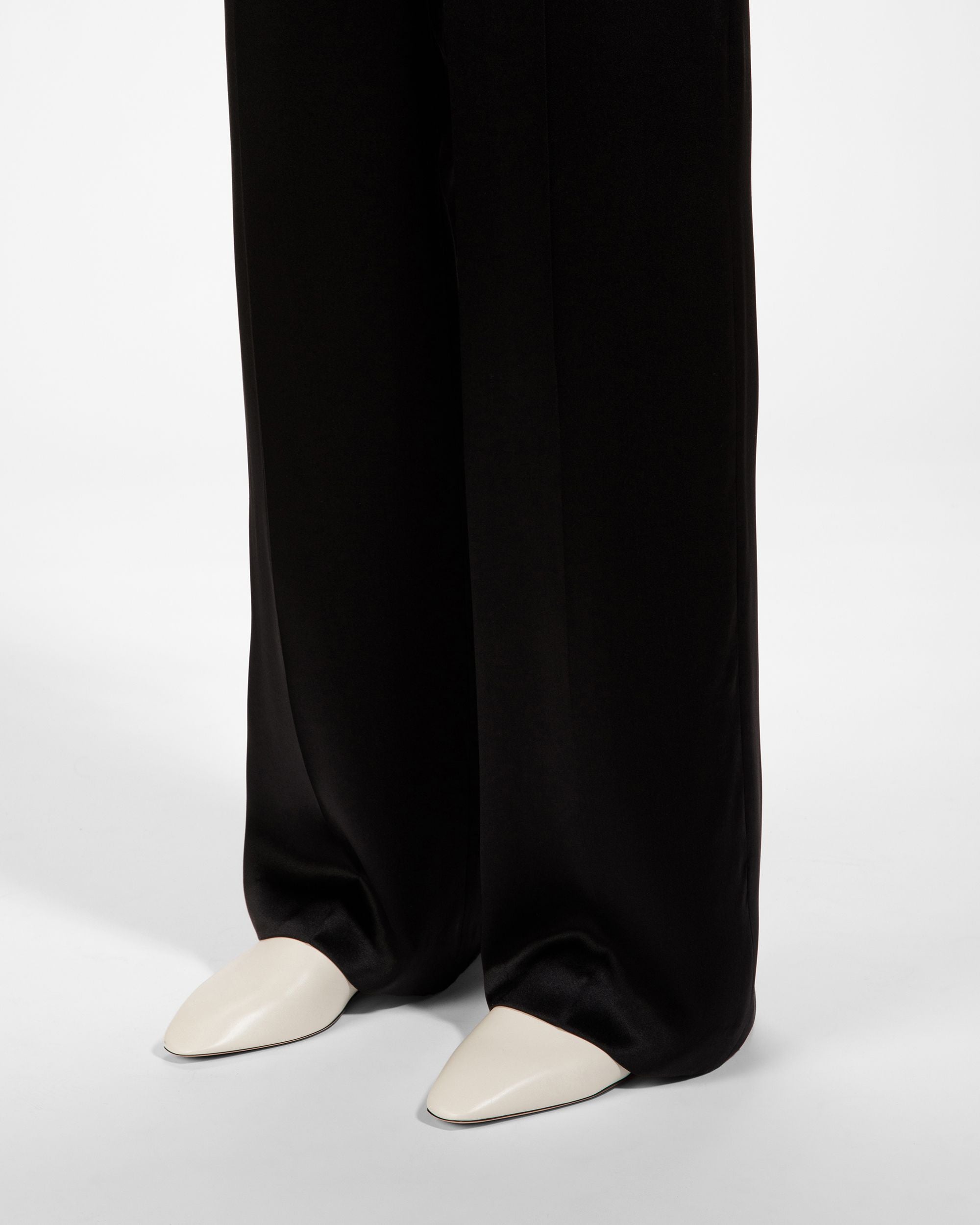 Nara Leather Flat Pumps In Bone - Women's - Bally - 06