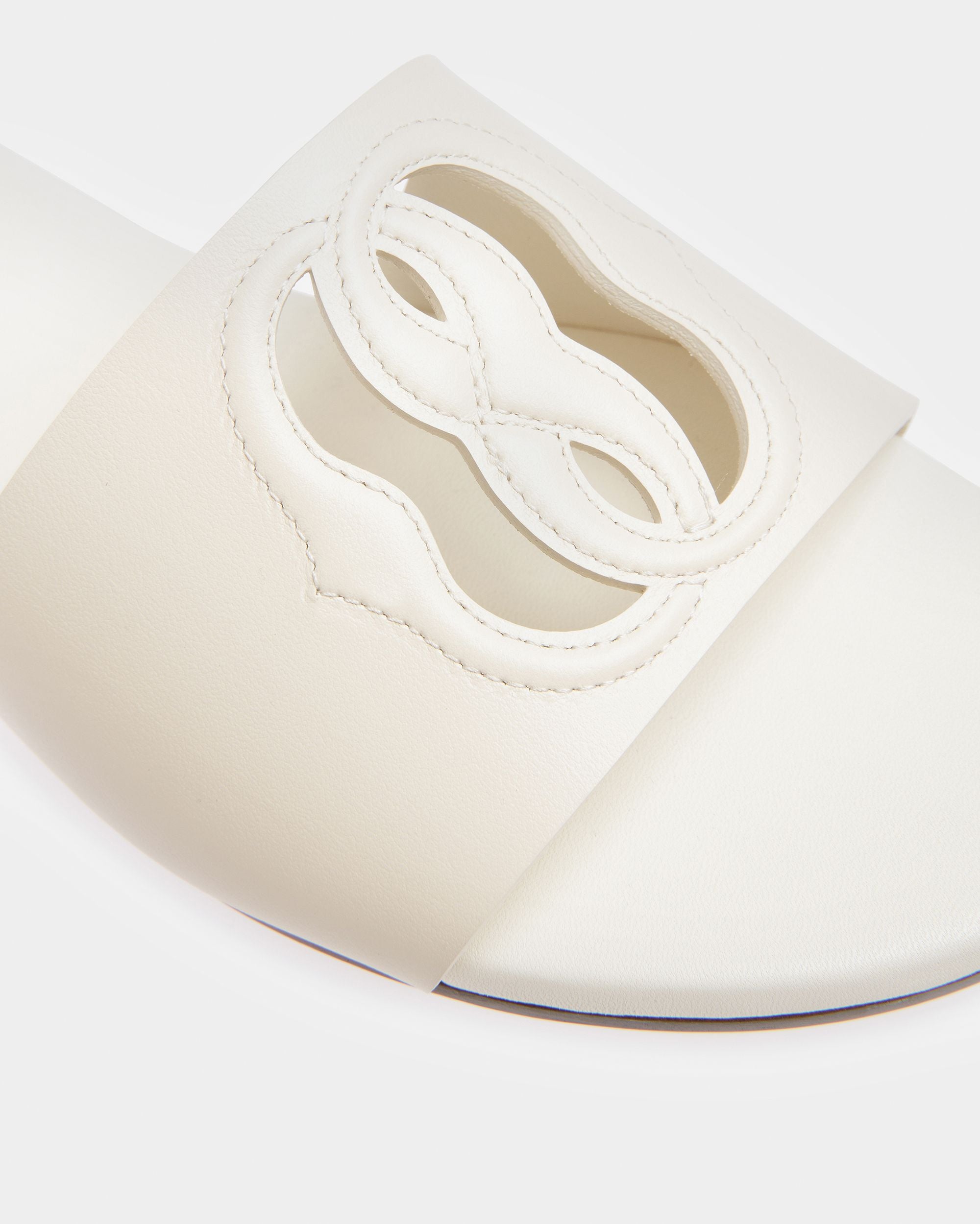 Emblem Slides In Bone Leather - Women's - Bally - 04