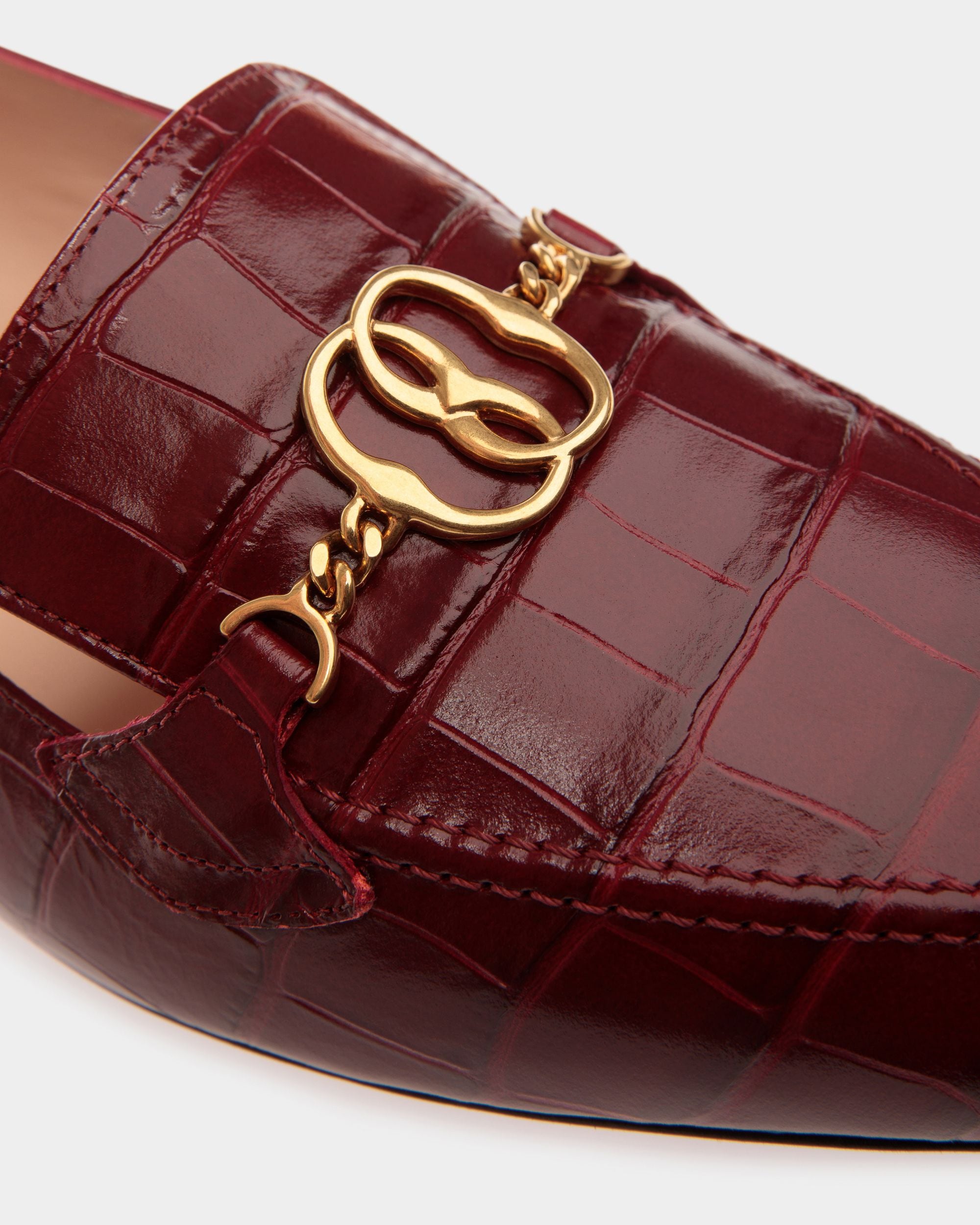 Daily Emblem Loafers In Burgundy Leather