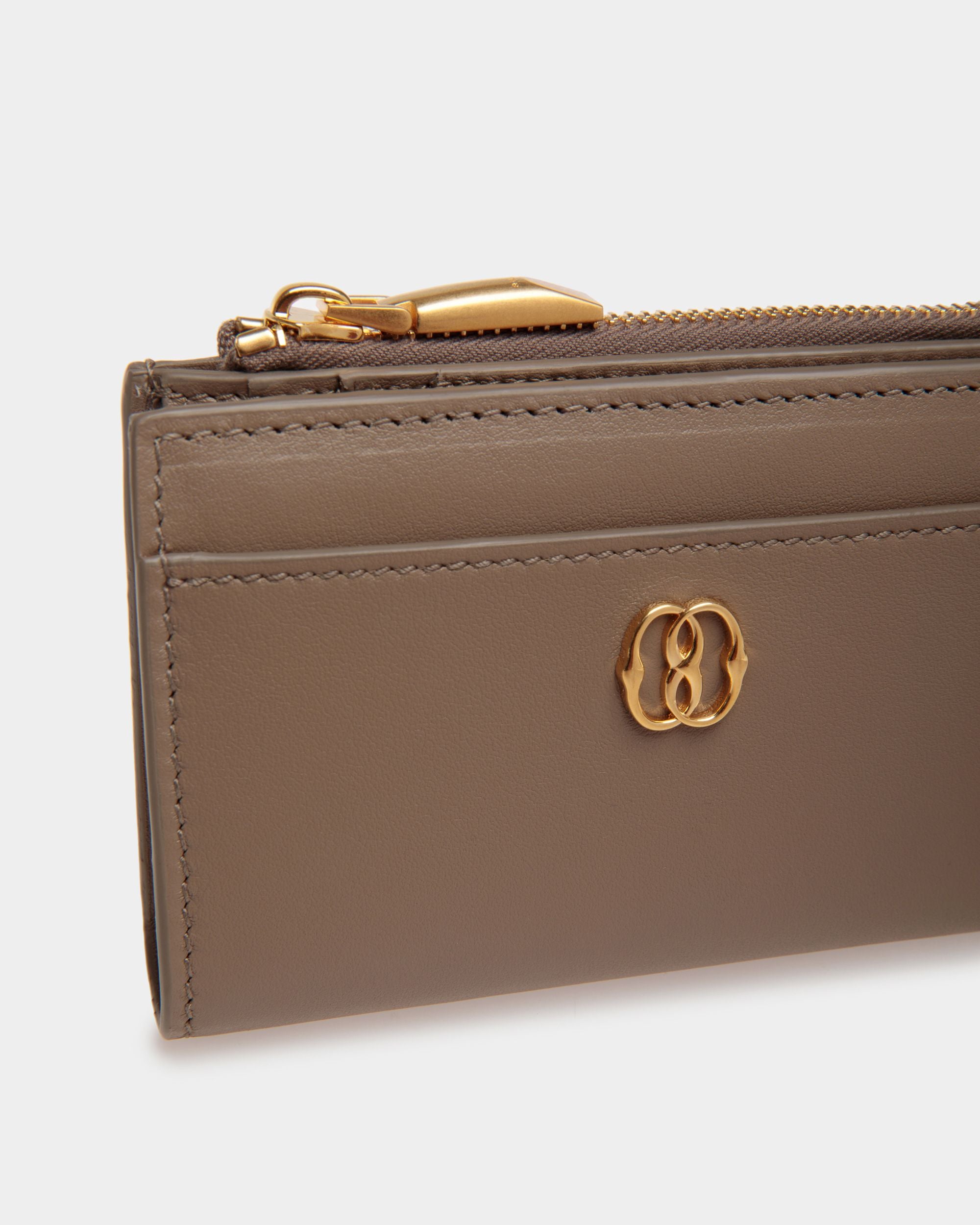 Emblem Wallet in Beige Leather - Women's - Bally - 04