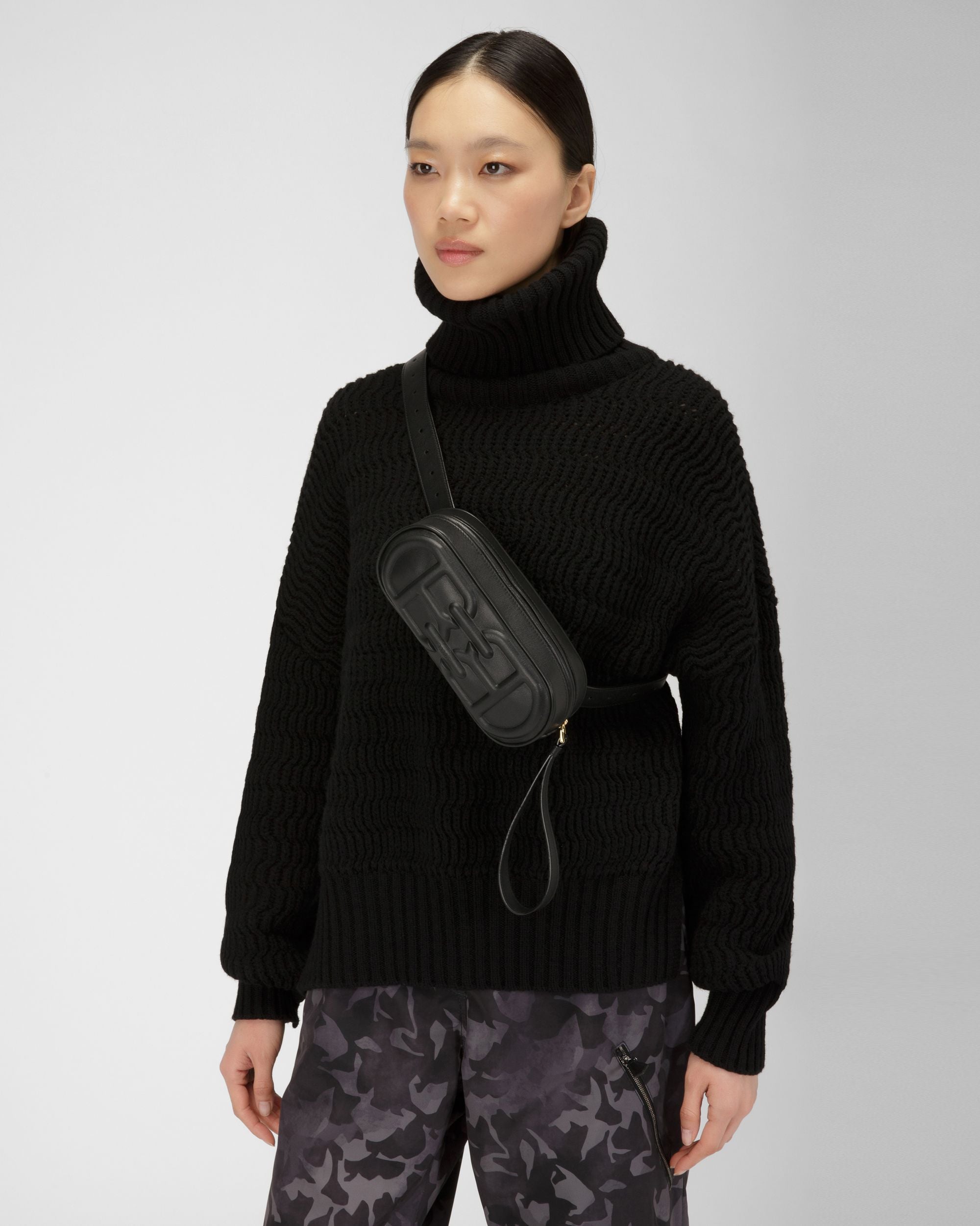 Bowye Leather Belt Bag In Black - Women's - Bally - 02