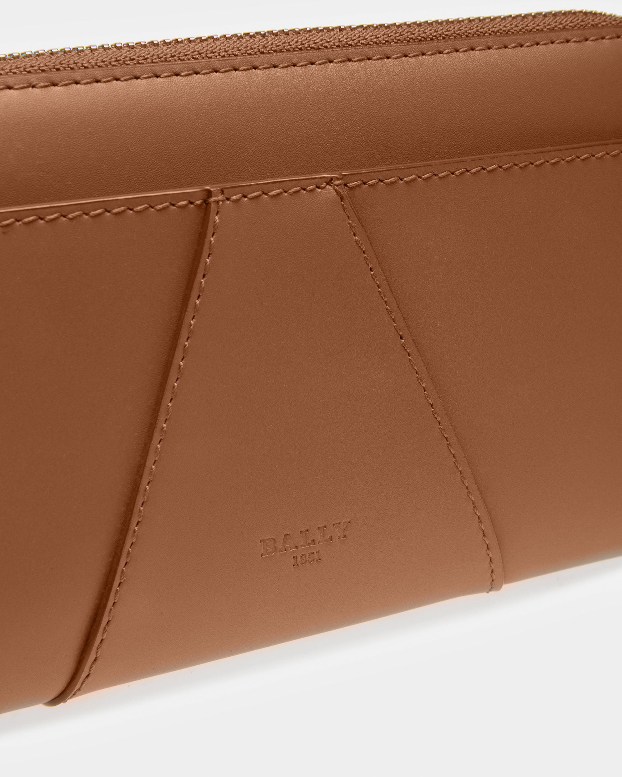 Avenor Leather Wallet In Brown - Women's - Bally - 04