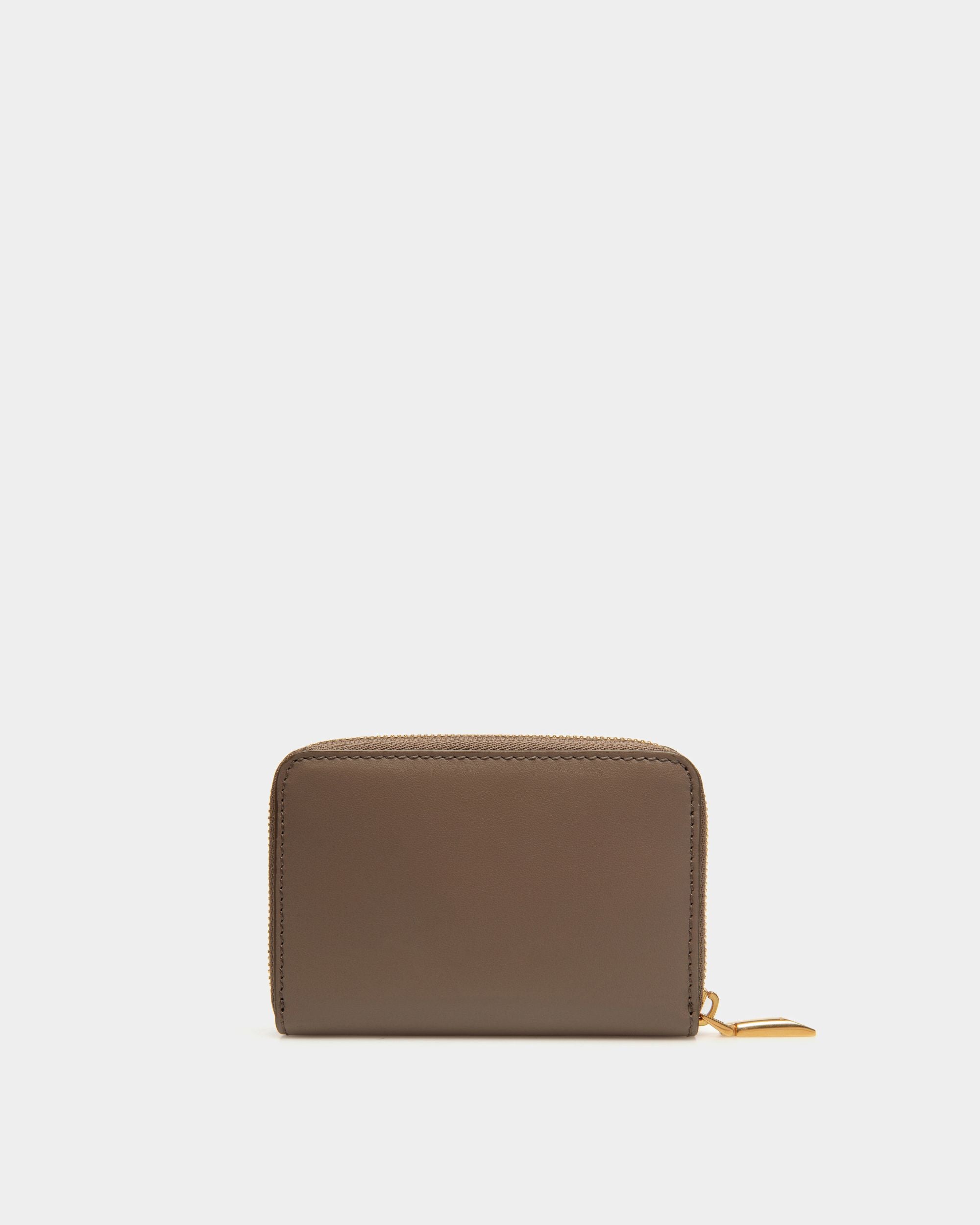 Emblem Coin & Card Wallet in Beige Leather - Women's - Bally - 02