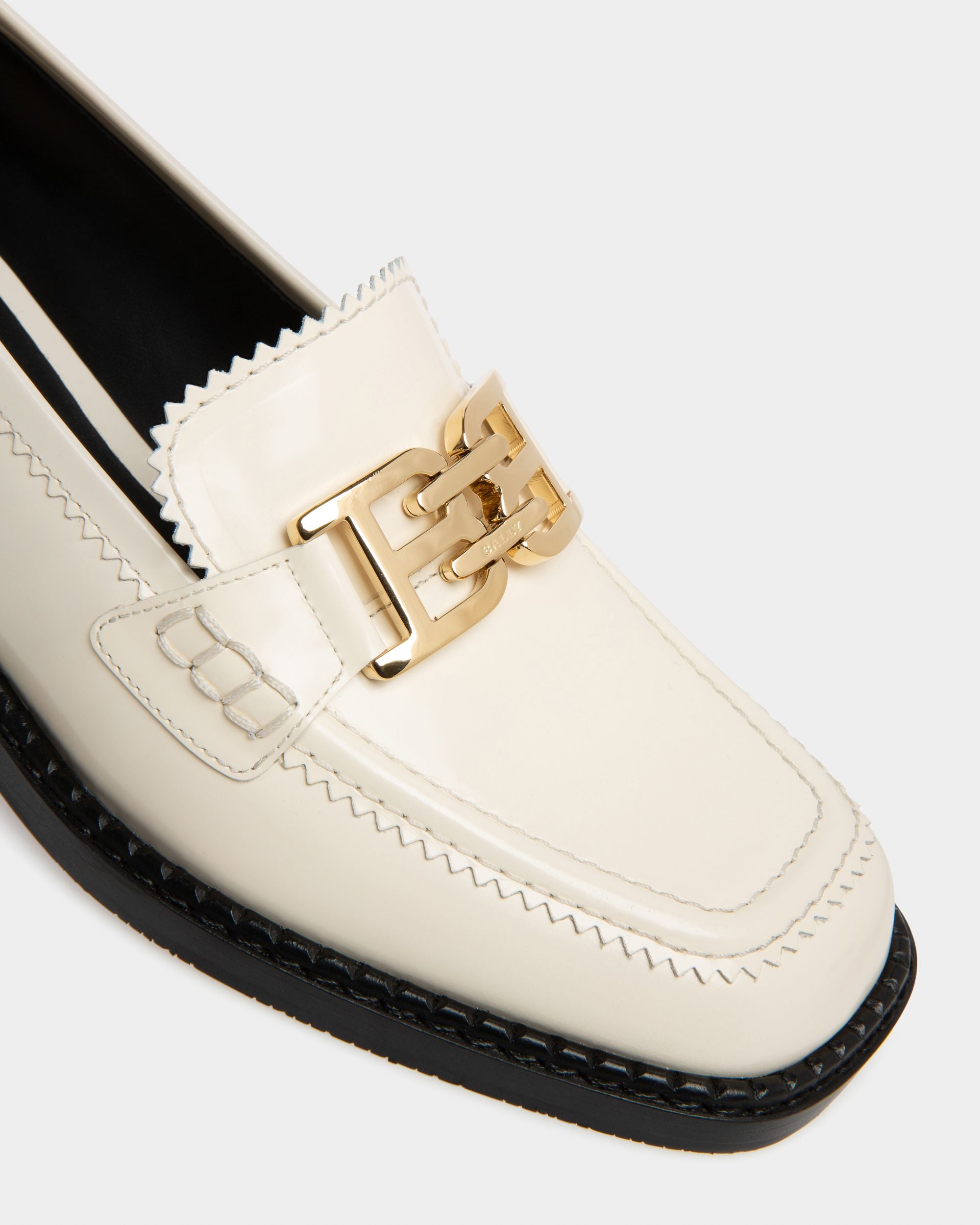Ellyane Leather Mocassins In Bone - Women's - Bally - 05