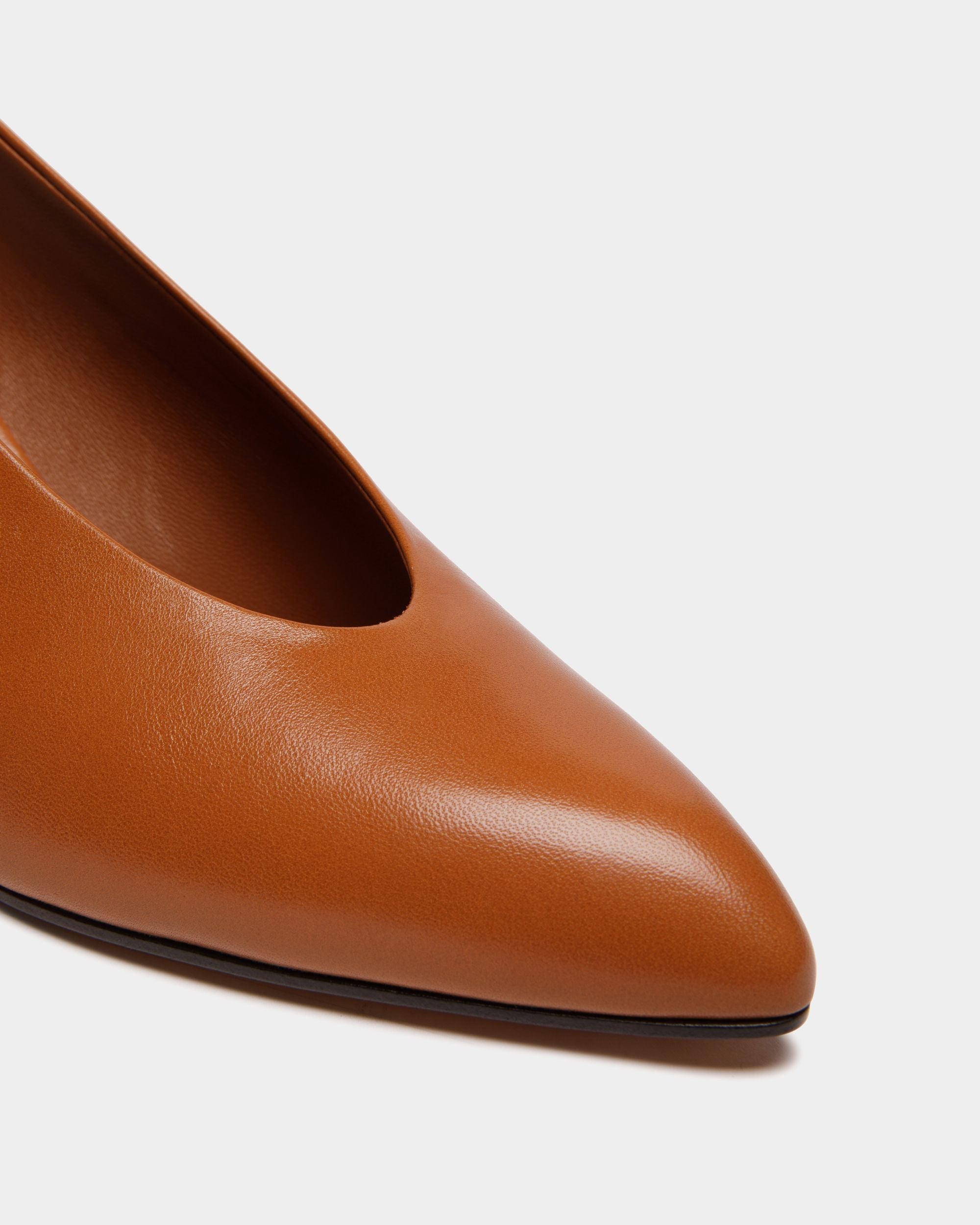 Alva Pump in Brown Leather - Women's - Bally - 06
